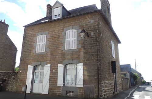 Cancale Apartment | LARGE ROMANTIC T2 FOR RENT