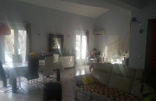 Perpignan Apartment | large room for rent with terrace and garage, downtown Perpignan