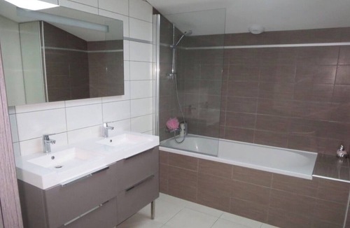 Buros House | Large room, free wifi and parking.