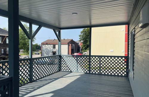Rimouski-Neigette House | Large room in the city center