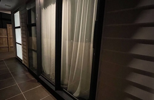 Tawa House | Large room, private entry, free wifi