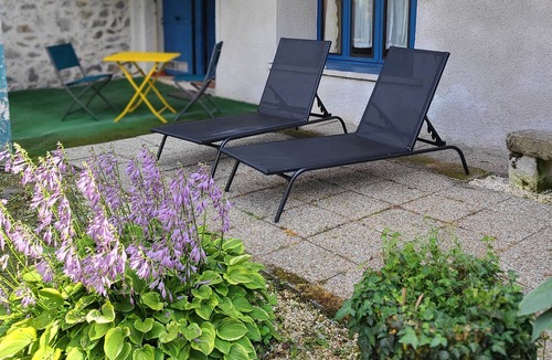 Saint-Leonard-de-Noblat Apartment | Large studio with private Jacuzzi