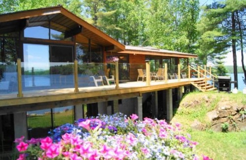 Tudor and Cashel Apartment | Large Sandy Beach! Amazing Privacy! Stunning Property!