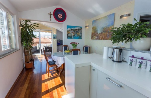 Stobrec Apartment | Large sea view apartment in Stobreč