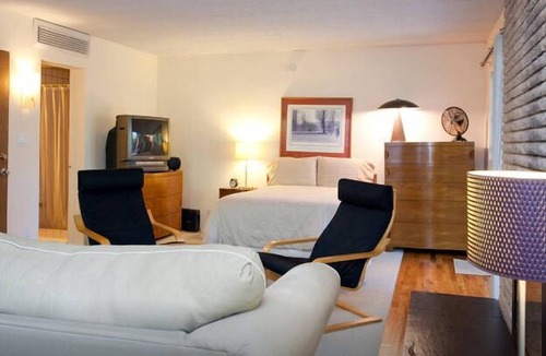 Silver Lake Apartment | Large Silver Lake foothills studio with huge deck