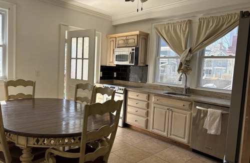 Allston House | Large single family house rental with yard and parkings near Harvard University