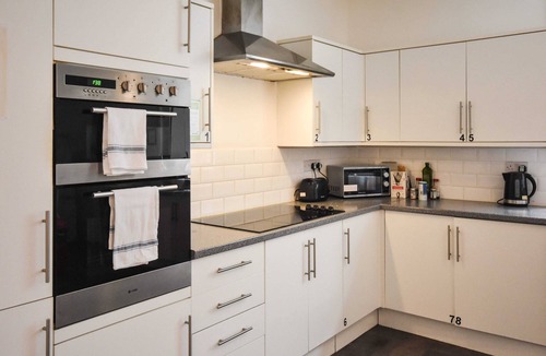 Clifton House | Large Single Room with Shared Bathroom