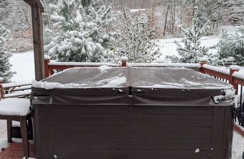 East Haven  Rutland County House | large ski ranch hot tub close to killington pets ok
