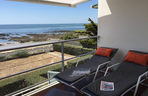 Pornichet Apartment | LARGE SOUTH-FACING 4-BEDROOM APARTMENT WITH DIRECT BEACH ACCESS