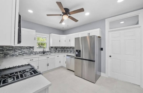 West Pullman House | Large Space With Garage