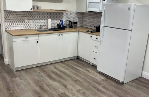 Thornhill House | Large & Spacious 1 Bed/Bath