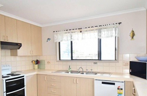 Woodgate House | Large & Spacious - 159 ESPLANADE