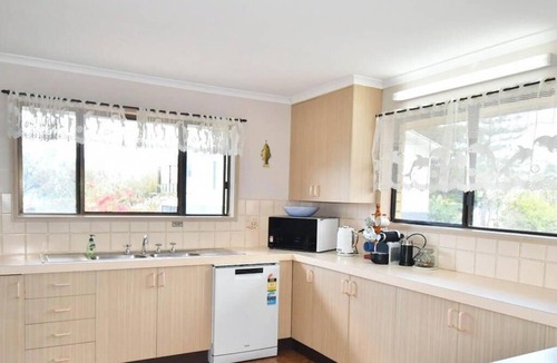 Woodgate House | Large & Spacious - 159 ESPLANADE