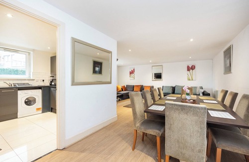 Limehouse Apartment | Large Spacious Apartment Canary Wharf E14- GROUP Accommodation