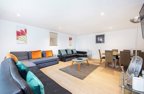 Limehouse Apartment | Large Spacious Apartment Canary Wharf E14- GROUP Accommodation