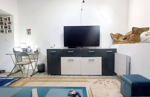 La Ricamarie Apartment | Large, spacious bedroom