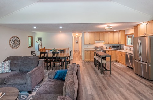 Hamlin Ski Chalet | Large, spacious Chalet-in amenity filled Hideout