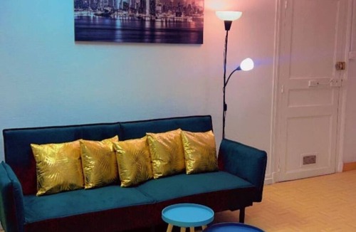 Centre Apartment | Large, spacious and chic studio