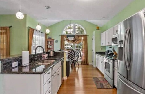 Matthews House | Large spacious home in Mathewsnn