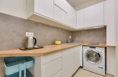 15th Arrondissement Apartment | Large & Spacious Studio in Central Paris 15th