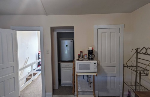 Harrisburg House | Large Sparkling Attic Unit w Private Bath