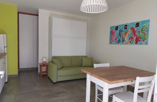 Boyardville House | Large Studio with terrace