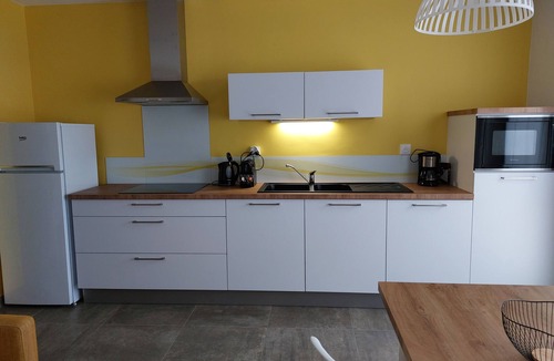 Boyardville House | Large Studio with terrace