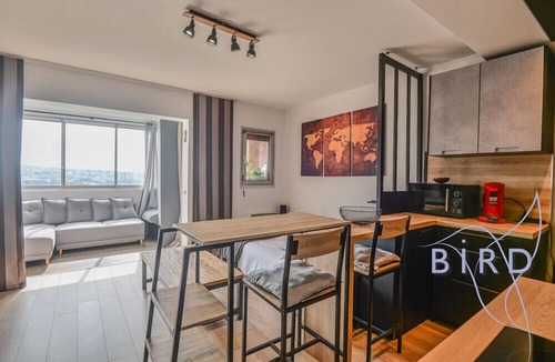 Saint-Laurent-du-Var Apartment | Large studio with swimming pool and open view