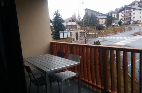 Peone Apartment | Large studio 40m2 resort center Valberg