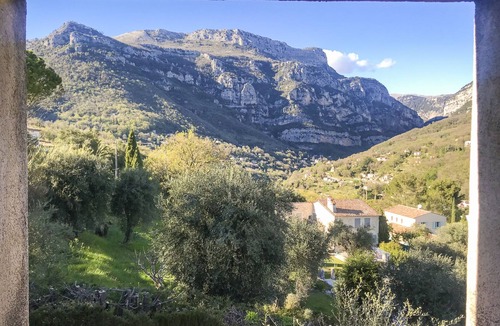 Le Bar-sur-Loup Apartment | LARGE STUDIO BETWEEN SEA AND MONTAGE WITH LARGE SIZE VIEW