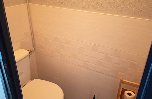Amelie-les-Bains-Palalda Apartment | LARGE STUDIO - CLOSED LOGGIA - SHOWER - AIR CONDITIONING - BED 160 - RENOVATED