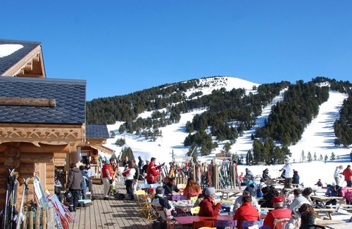 Les Angles Apartment | Large studio cabin, ski slopes, 5 people, parking, WIFI