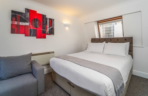 Soho Apartment | Large studio flat - Park Lane Apartments