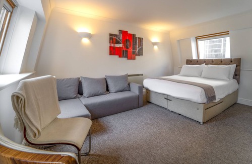 Soho Apartment | Large studio flat - Park Lane Apartments