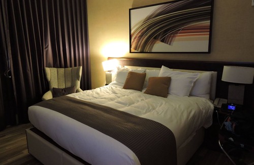 Central Park South Hotel | Large Studio+ Free Breakfast & happy hour beer and wine!