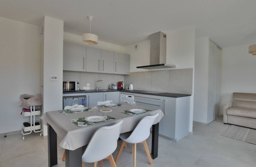 Allinges Apartment | Large studio in Thonon, near lake with parking