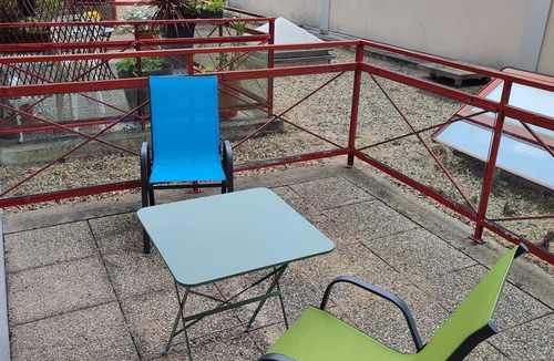 Dinan Apartment | Large Studio in quiet inner-city location