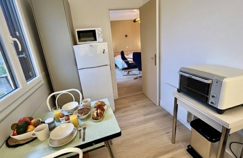 Greoux-les-Bains Apartment | Large studio - magnificent unobstructed view - ideal for curists or holidaymakers