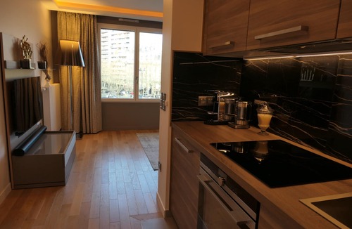 12th Arrondissement Apartment | Large Studio near Bois de Vincennes and at the foot of Metro DAUMESNIL + Parking