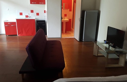 Passins Apartment | LARGE STUDIO NEAR VIA RHÔNA