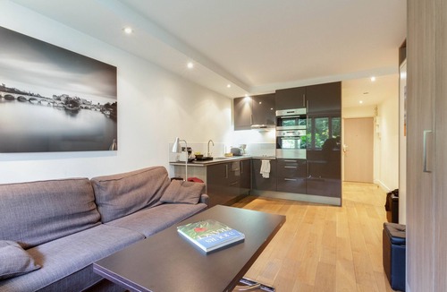 Notre-Dame-des-Champs Apartment | Large studio on rue du Cherche Midi