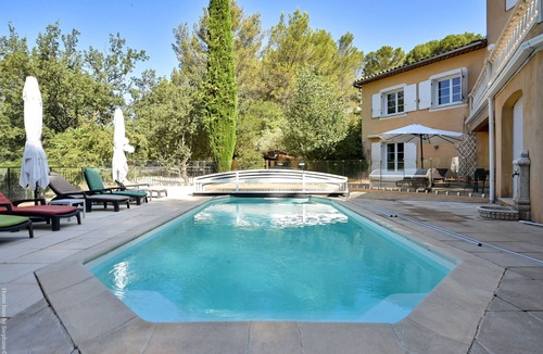 La Bouilladisse Apartment | Large studio with terrace and pool view