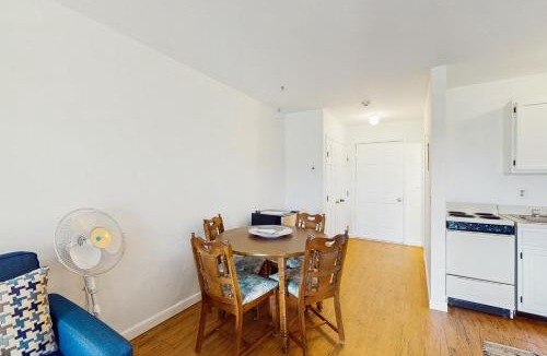 North Truro Hotel | Large Studio with Patio and Pool