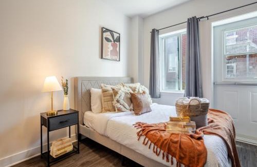 Griffintown Apartment | Large Suite in Downtown Montreal