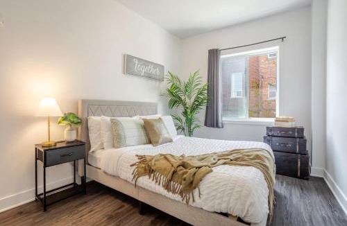 Griffintown Apartment | Large Suite in Downtown Montreal