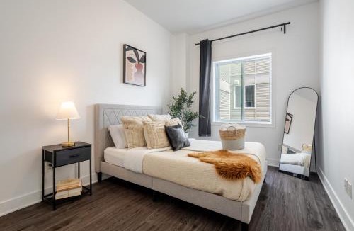 Griffintown Apartment | Large Suite in Downtown Montreal