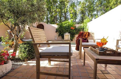 Paluds de Noves Bed & Breakfast | Large suite with private pool