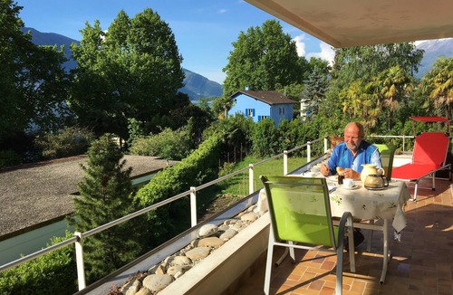 Minusio Apartment | Large sunny 4.5 room apartment on Lake Maggiore, without through traffic