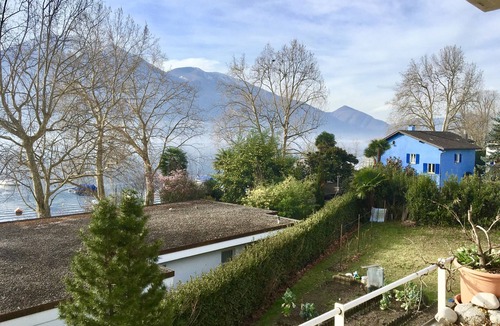 Minusio Apartment | Large sunny 4.5 room apartment on Lake Maggiore, without through traffic