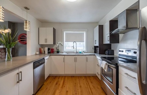 Bedford Apartment | Large & Sunny Beautiful Home, AC